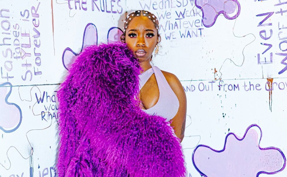 アート・デザイン・音楽 One More Minute for Courtney, Please